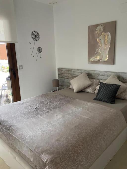 Apartamento Mit Grosser Poolanlage, Meerblick