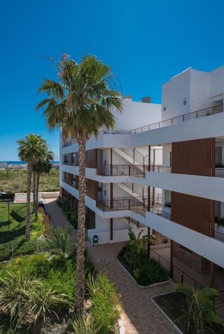 Apartament Mit Grosser Poolanlage, Meerblick
